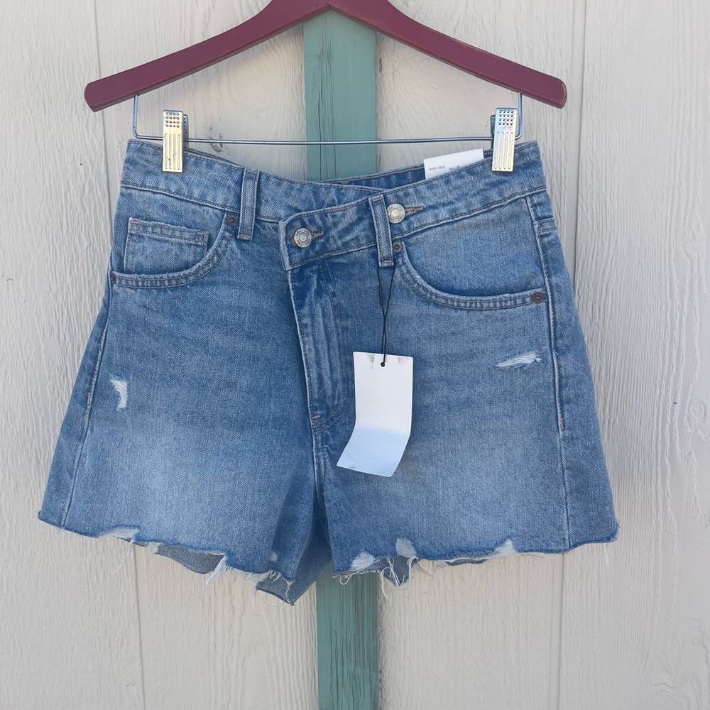 Zara Crossed Waist High Rise Mom Fit BermudaShorts Distressed Size 4